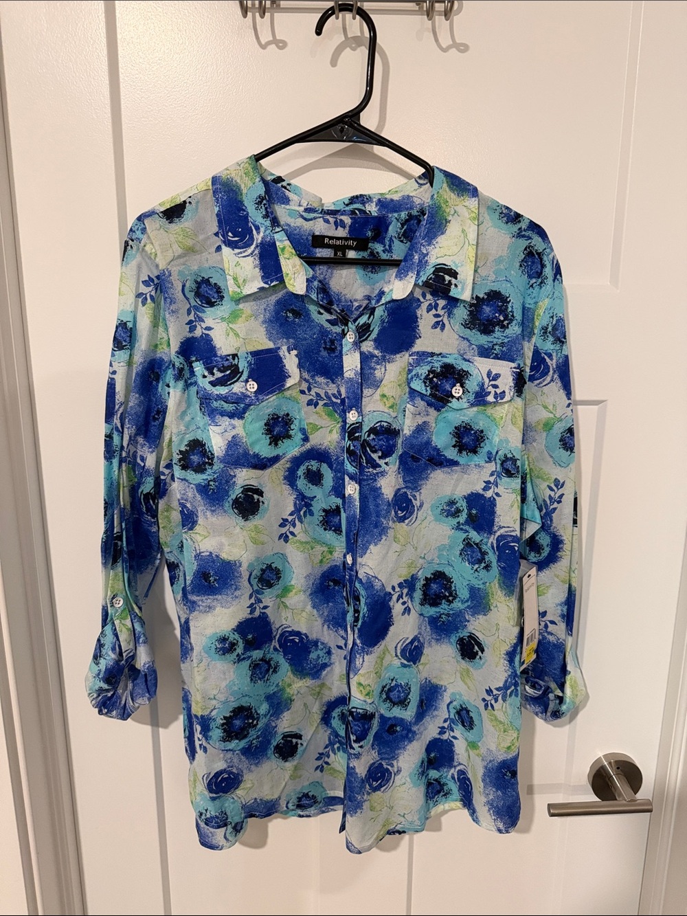 NWT Relativity Blue & Teal Floral Button-Down Shirt